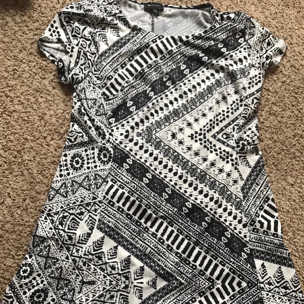 Black and white patterned dress